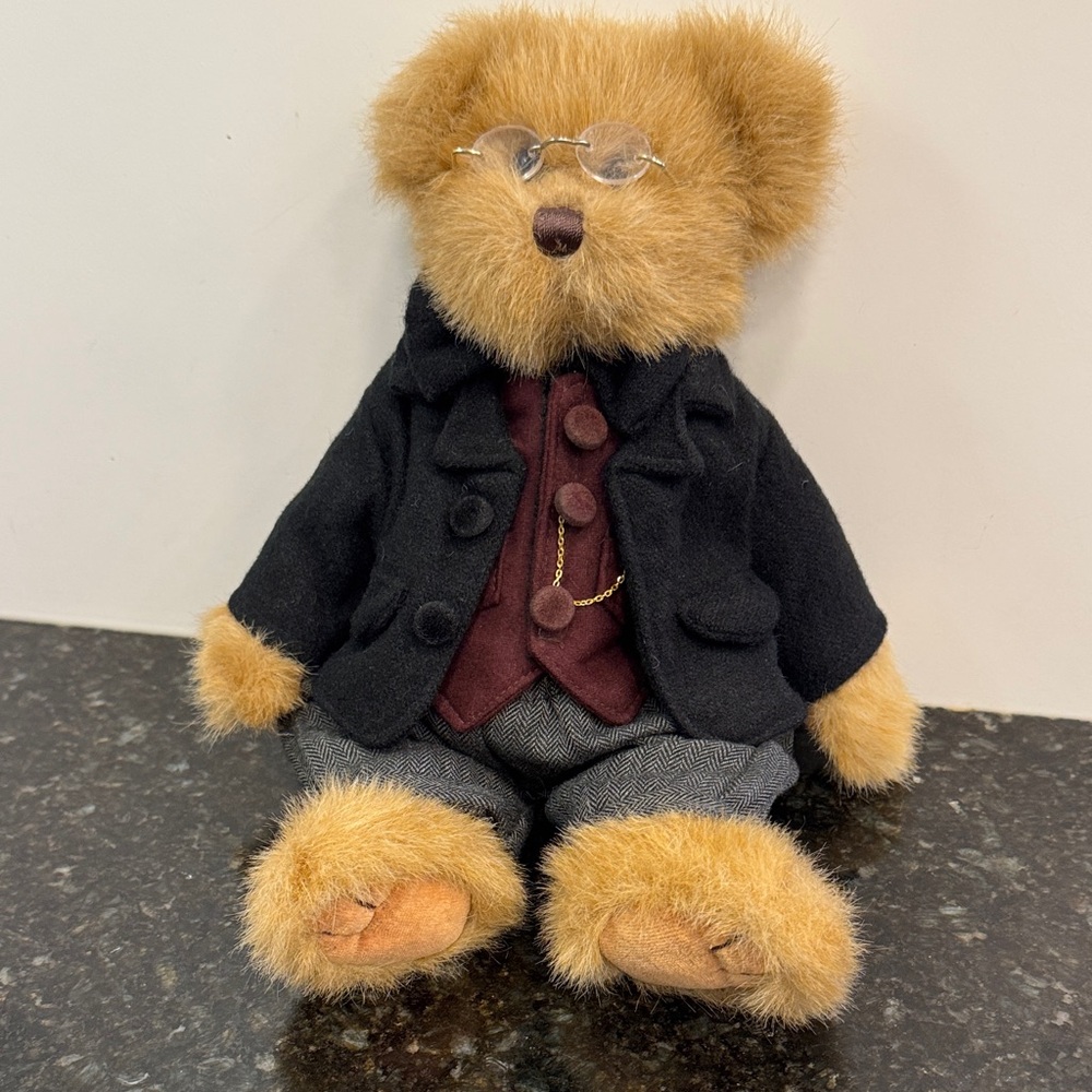 Bearington Bears Rich Bearsworth (Retired 2005). Size 13”